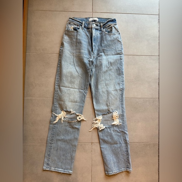 Abercrombie & Fitch '90s Straight Ultra High Rise Jeans - Picture 9 of 10